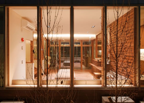 兵庫県の建築家で設計事務所が設計した明石市の津川歯科医院