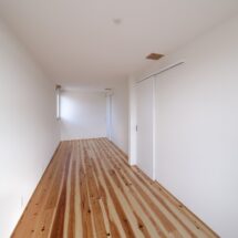 明石海峡大橋を望む家